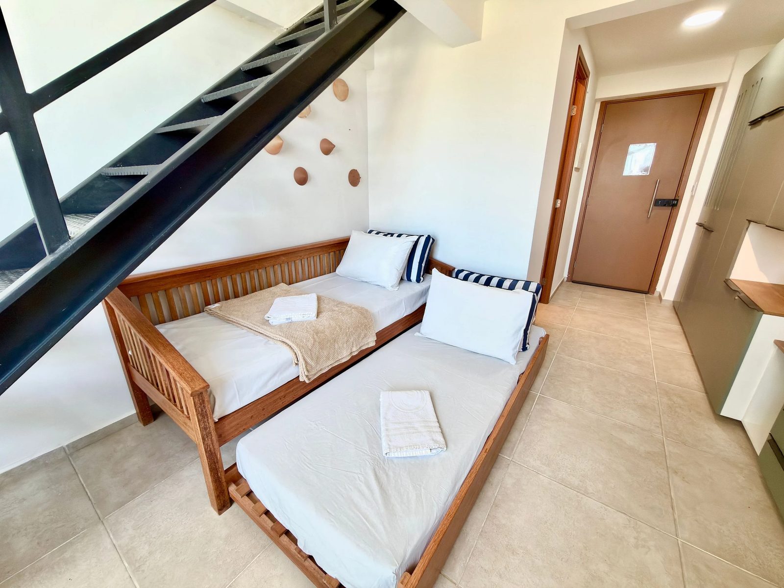 Sofá-cama no piso térreo